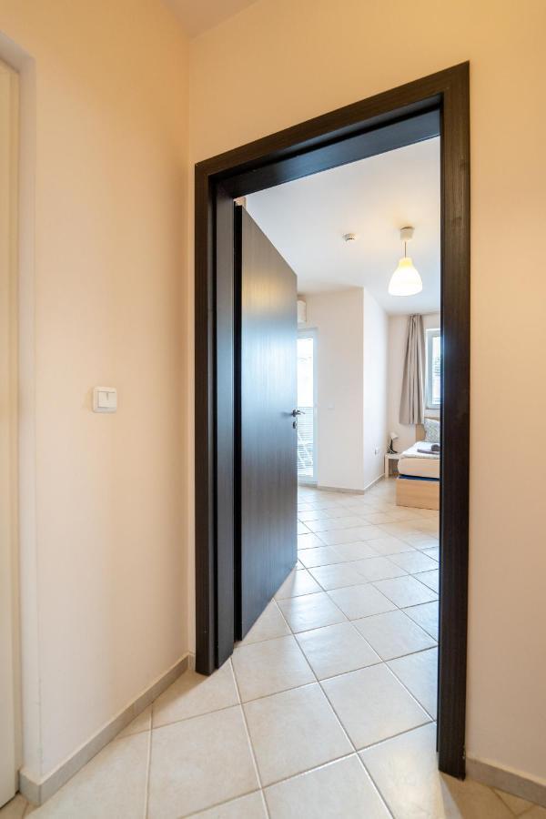 Cozy Little In The Heart Of Studentski Grad Appartement Sofia